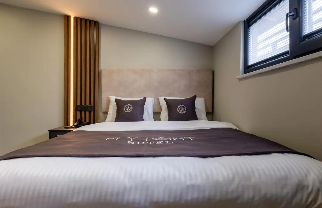 Fly Point Airport Hotel-1